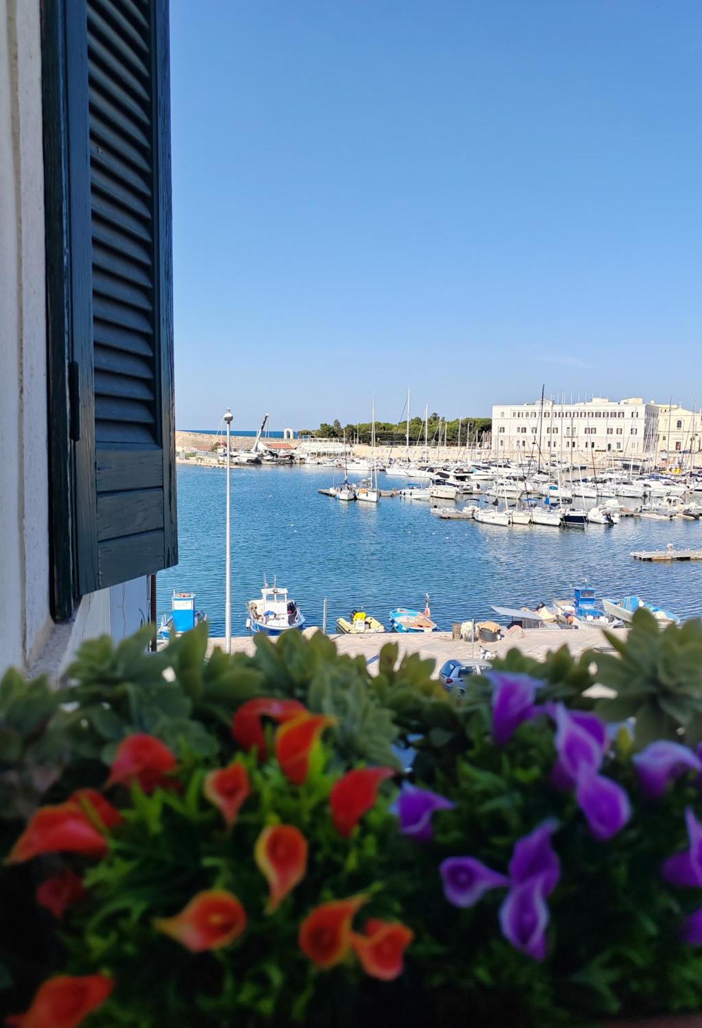 La Finestra Sul Porto Διαμέρισμα Trani Εξωτερικό φωτογραφία
